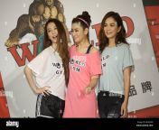 taiwan outfrom left hebe selina and ella of taiwanese girls group she attend a press conference for world gym in taipei taiwan 1 august 20 w7khxd.jpg from how do taiwanese take out the trash｜台灣人怎麼倒垃圾？｜bagaimana cara orang taiwan membuang sampah