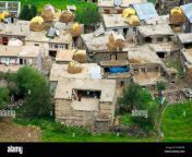 small indian village hidden in himalaya mountains india himachal pradesh dh9nn8.jpg from indian village small