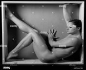 naked woman sitting in box g3m8n2.jpg from naked boxi