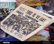 daily mirror old ve day newspaper world war military news in haworth g1h54d.jpg from old ve