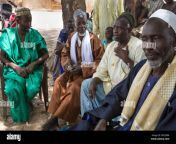 wolof senegalais francophones hommes participant a une reunion du microcredit a djilor un village wolof pres de kaolack senegal ddcebm.jpg from video katantè wolof