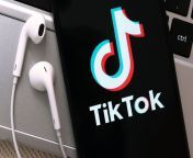 tiktok app smartphone.jpg from til tok