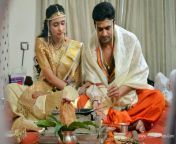 chinmay udgirkar with wife girija joshi.jpg from marathi wife in the