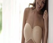 strapless bra for ladies blessed with large breasts jpgcompresstruequality80w400dpr2 6 from with big boobs gujarati ladi