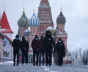 russians walk red square moscow.jpg from russia photosa
